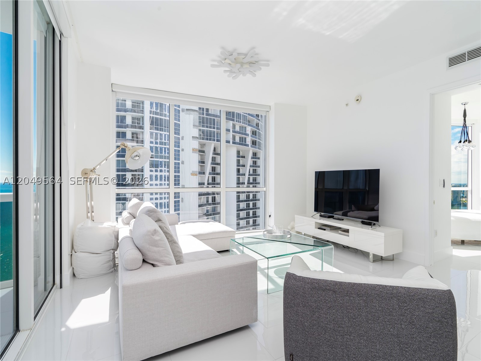 TRUMP ROYALE CONDO - Residential Lease