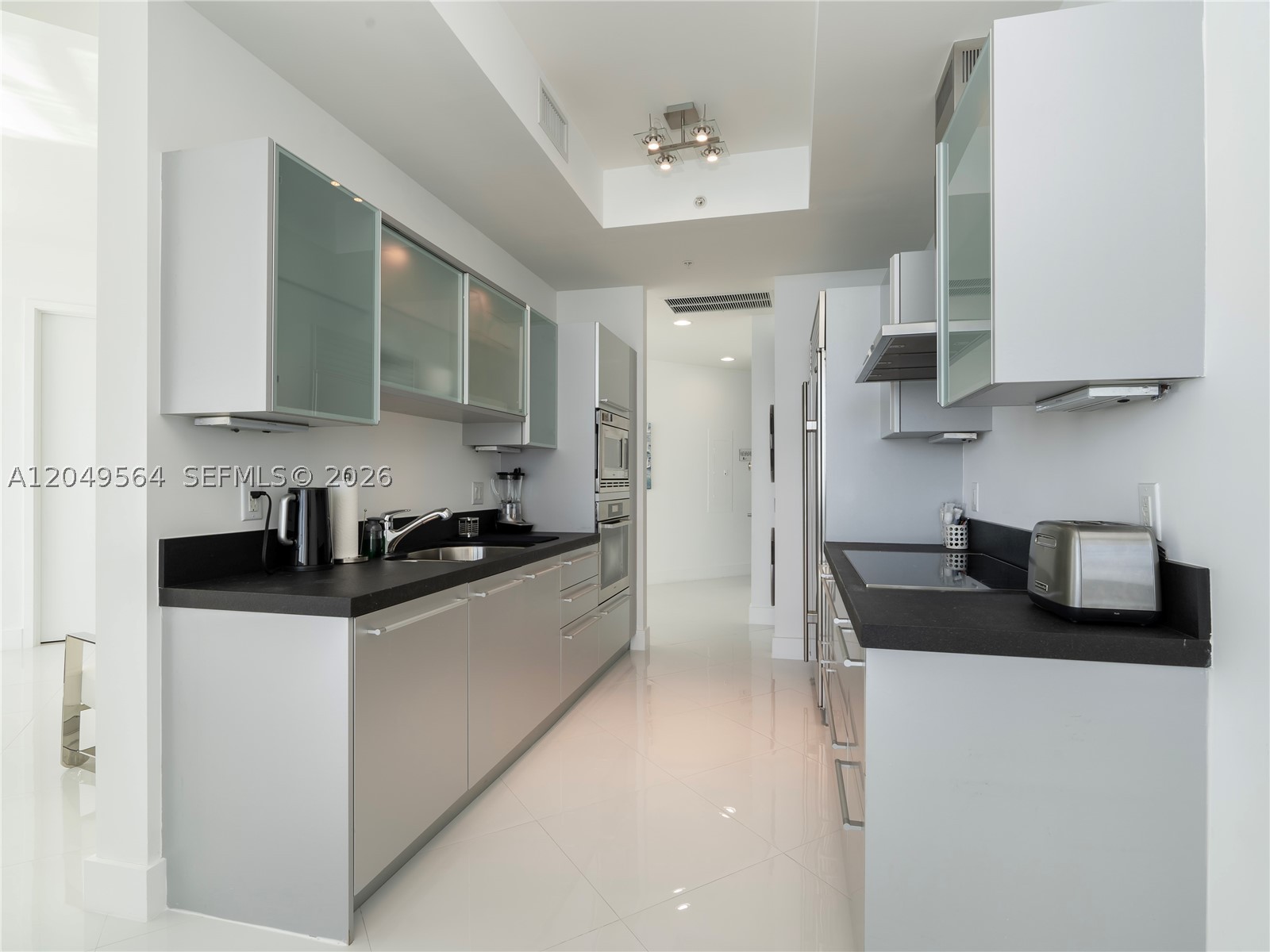 TRUMP ROYALE CONDO - Residential Lease