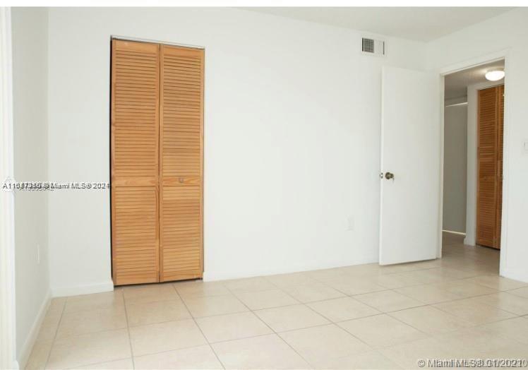 THE BEACH CLUB FONTAINEBL - Residential Lease