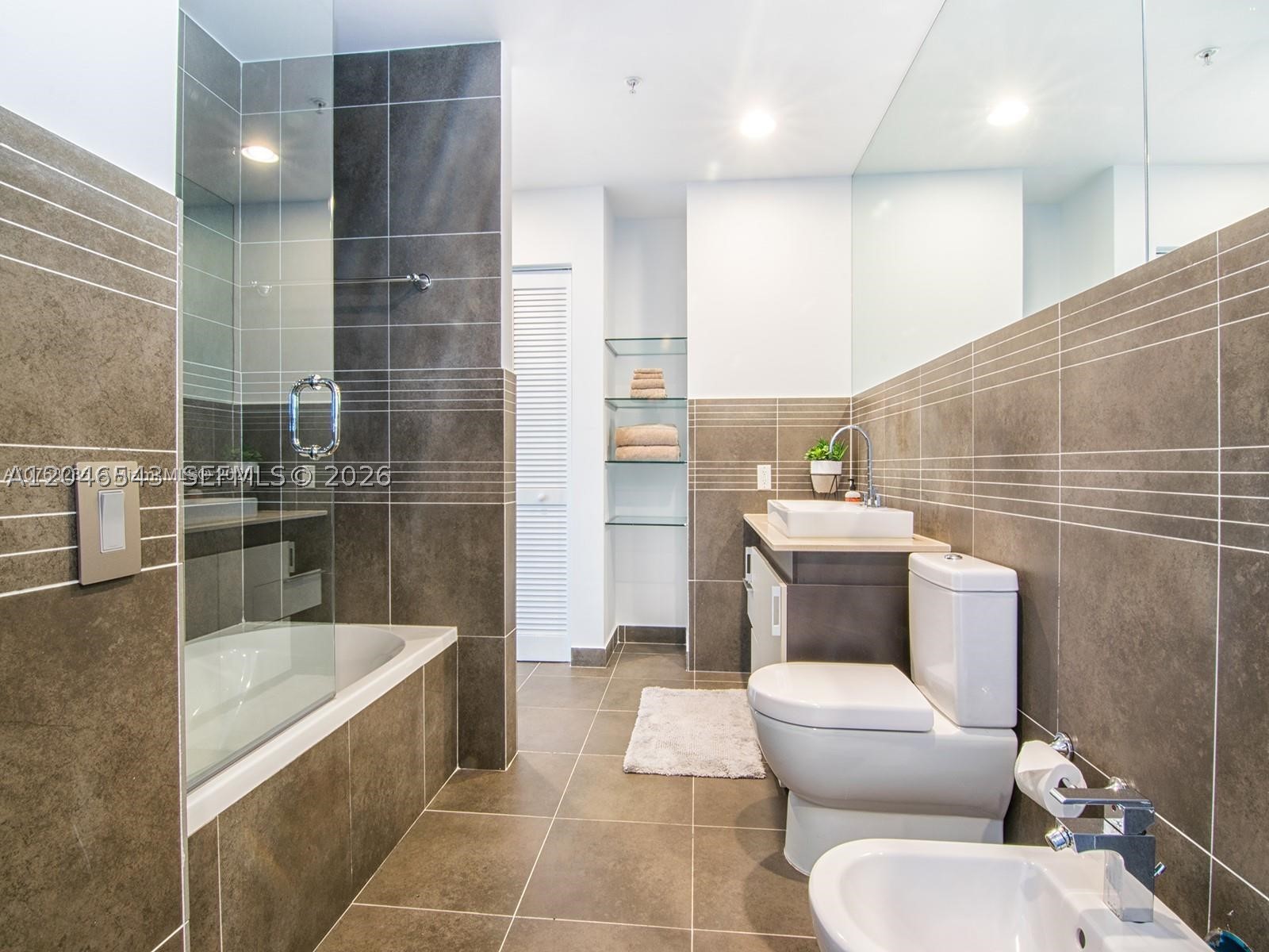 ARTEPARK SOUTH CONDO - Residential