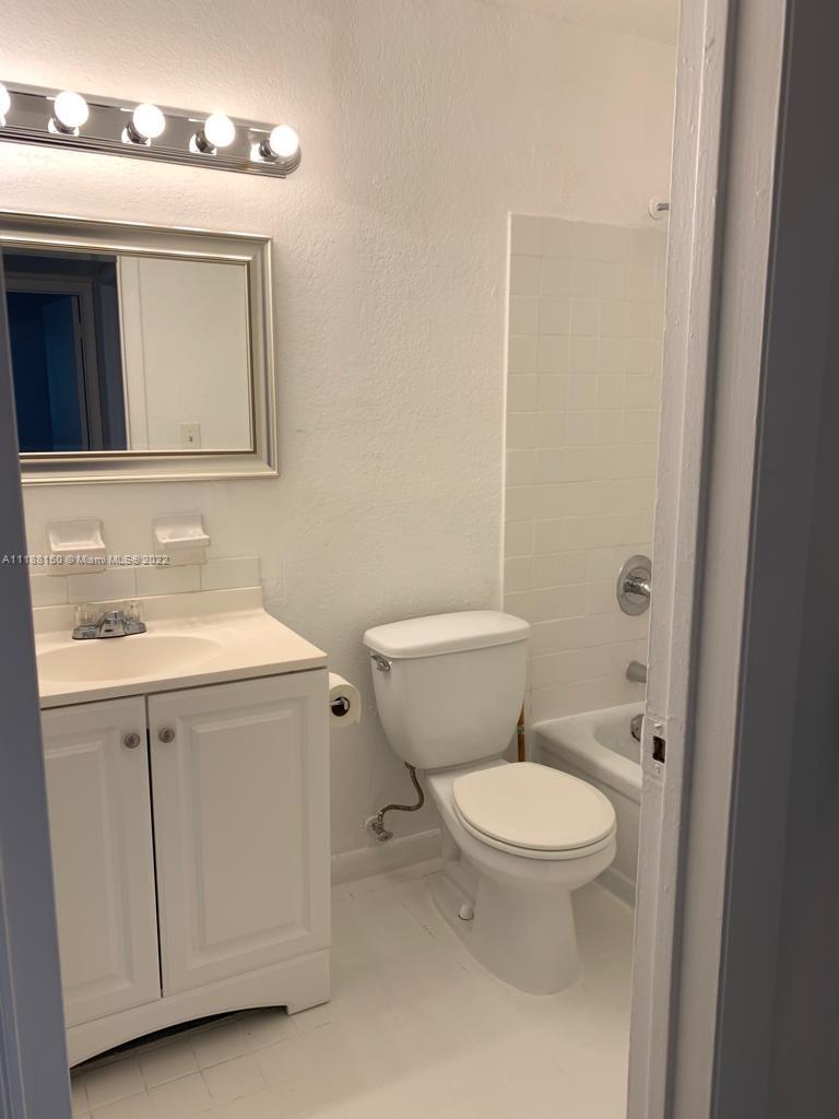 GLEN COVE APTS 3 CONDO - Residential Lease