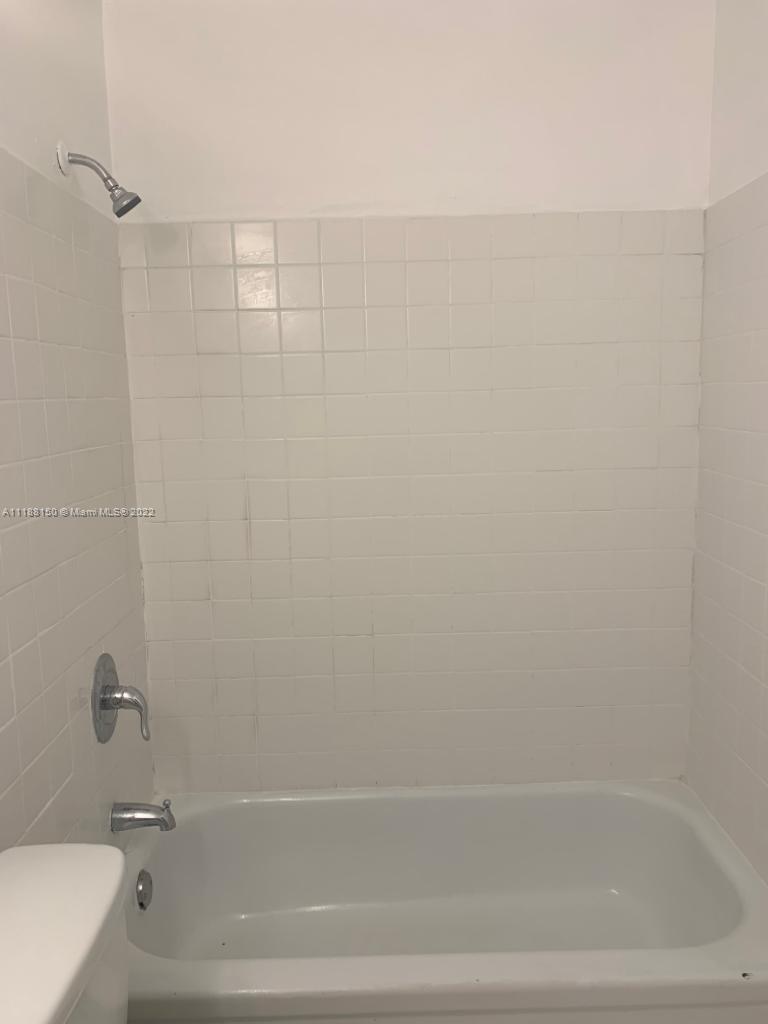 GLEN COVE APTS 3 CONDO - Residential Lease