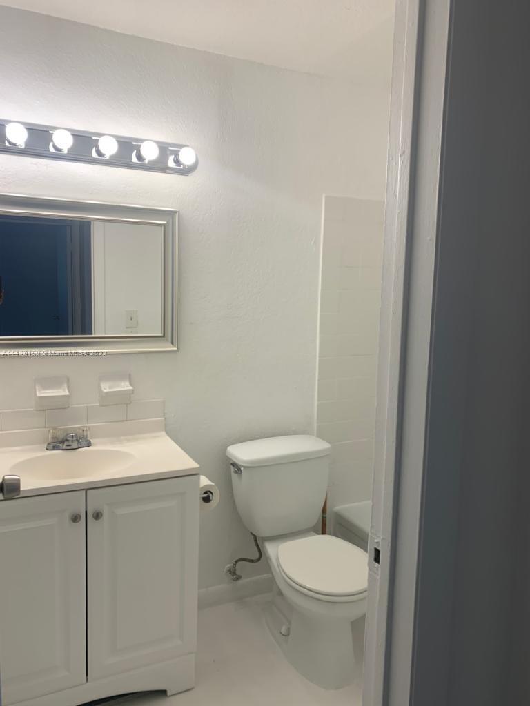 GLEN COVE APTS 3 CONDO - Residential Lease