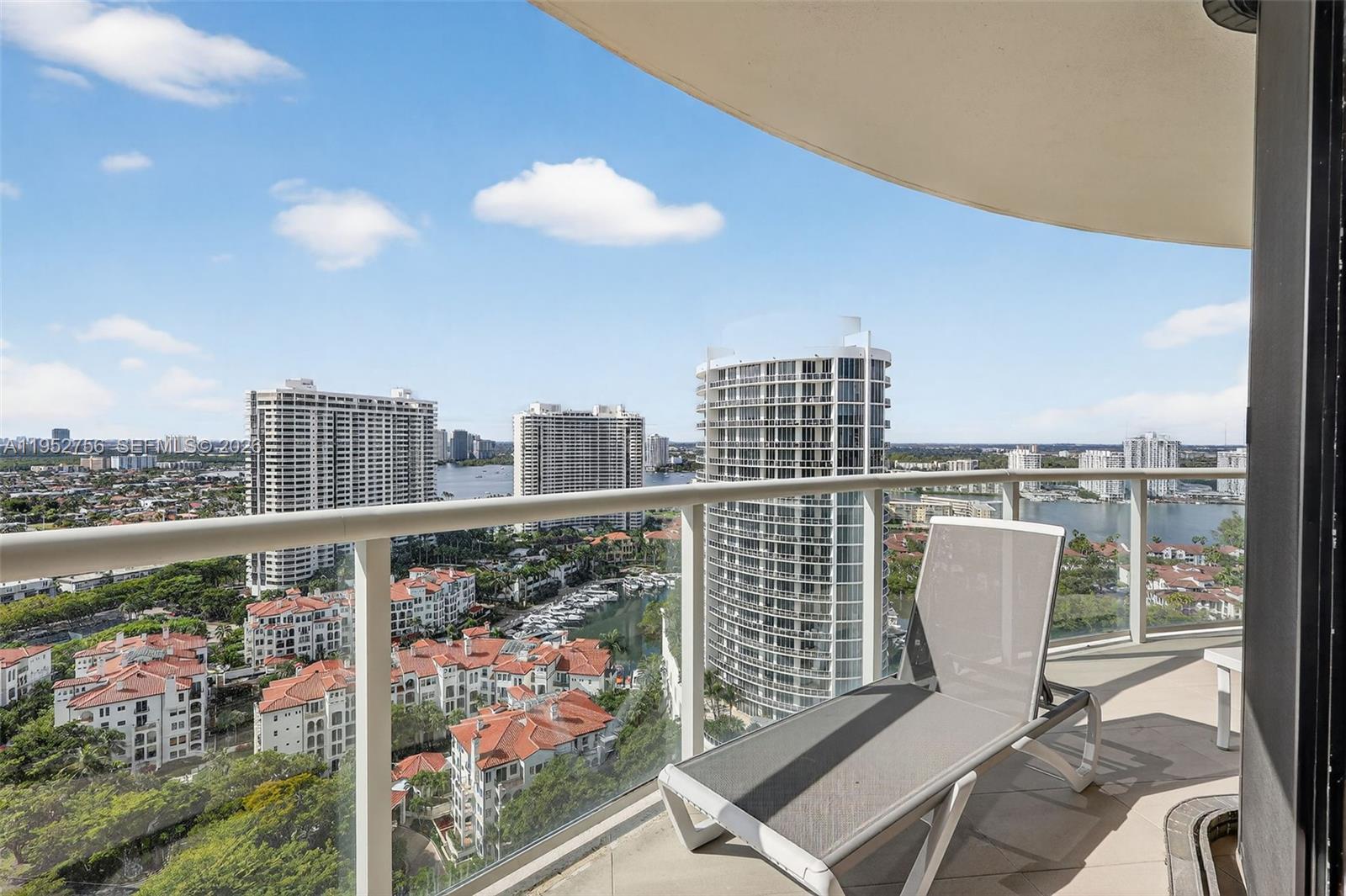 4000 ISL BLVD WILLIAMS IS - Residential