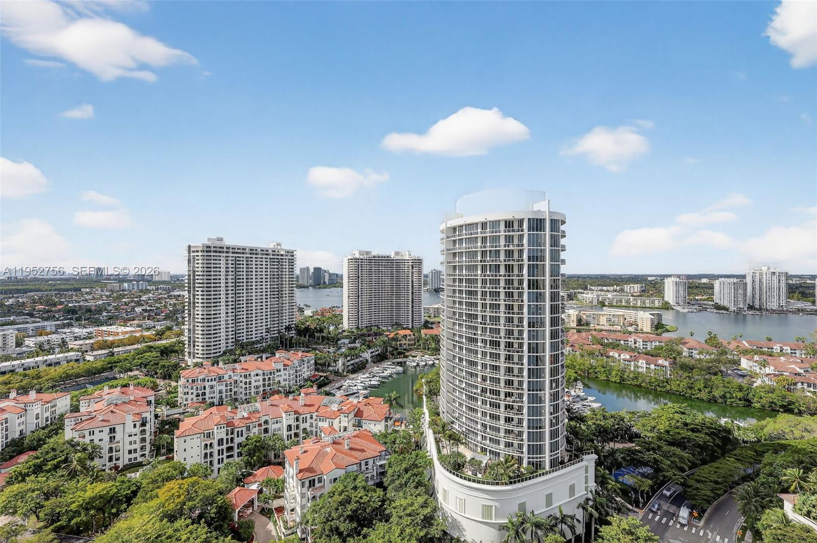 4000 ISL BLVD WILLIAMS IS - Residential