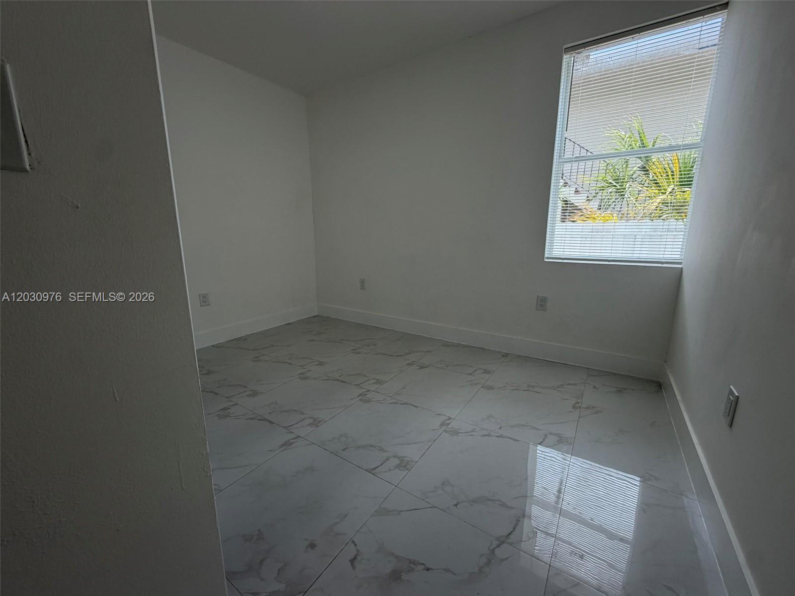 LAWRENCE ESTATE LAND CO - Residential Lease