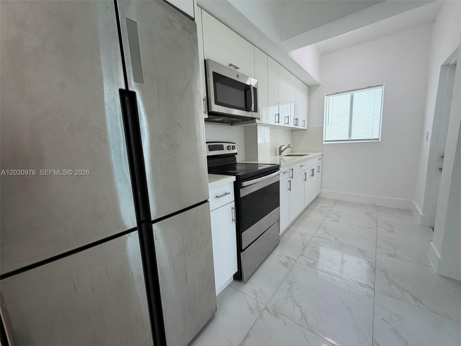 LAWRENCE ESTATE LAND CO - Residential Lease