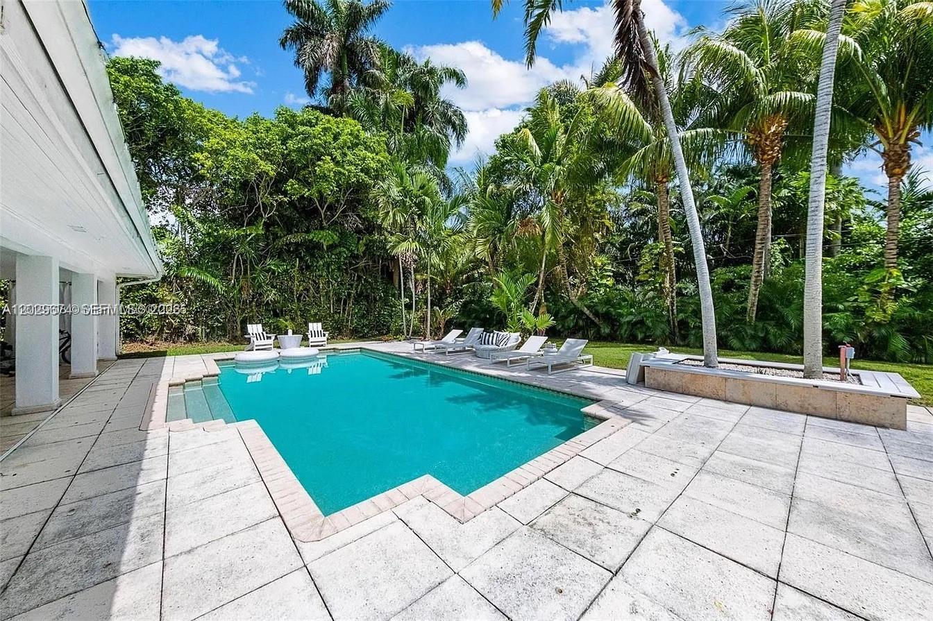 BAY LURE - Residential Lease