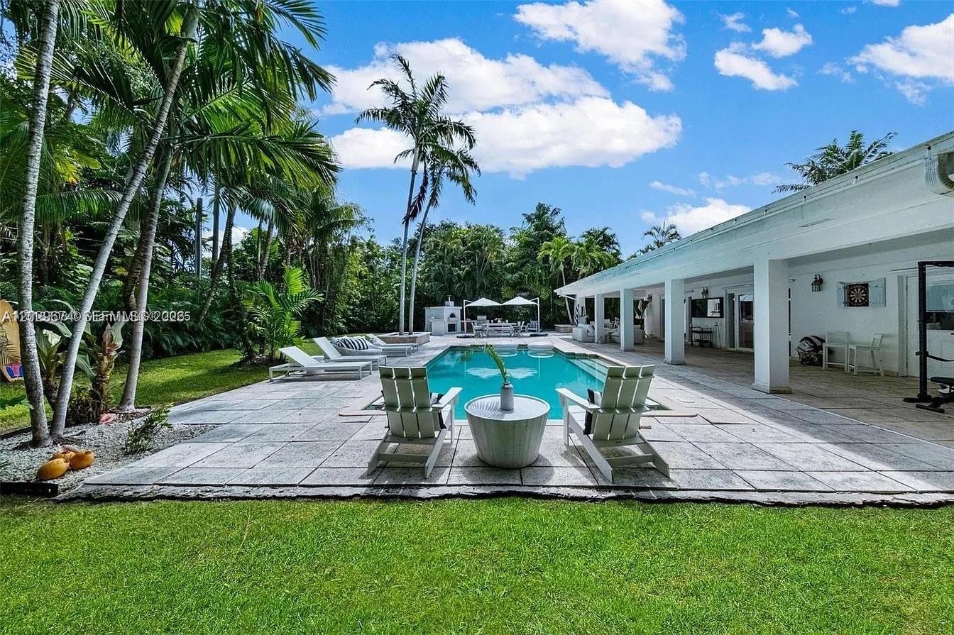 BAY LURE - Residential Lease