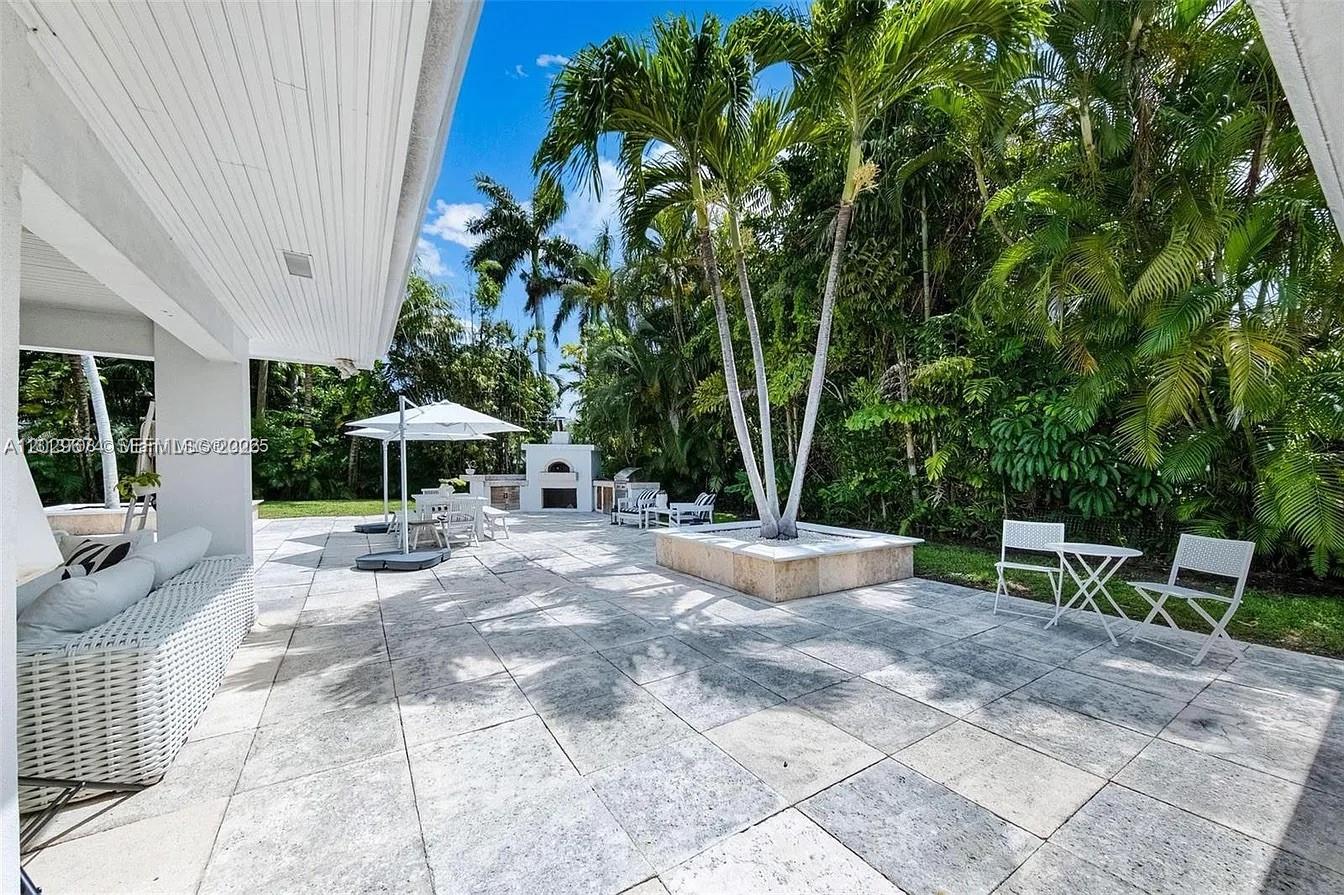 BAY LURE - Residential Lease