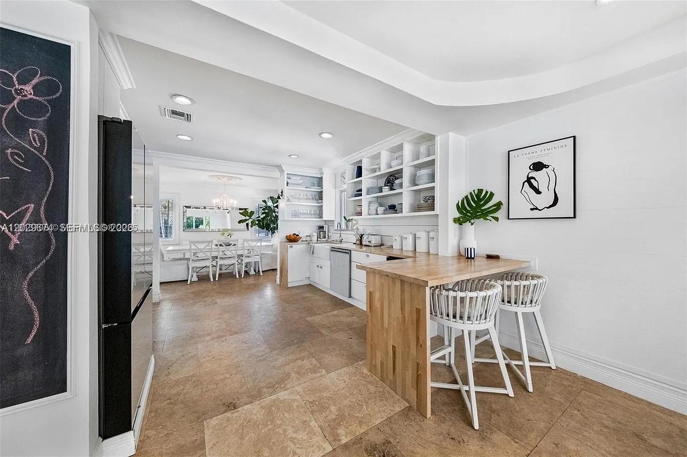 BAY LURE - Residential Lease