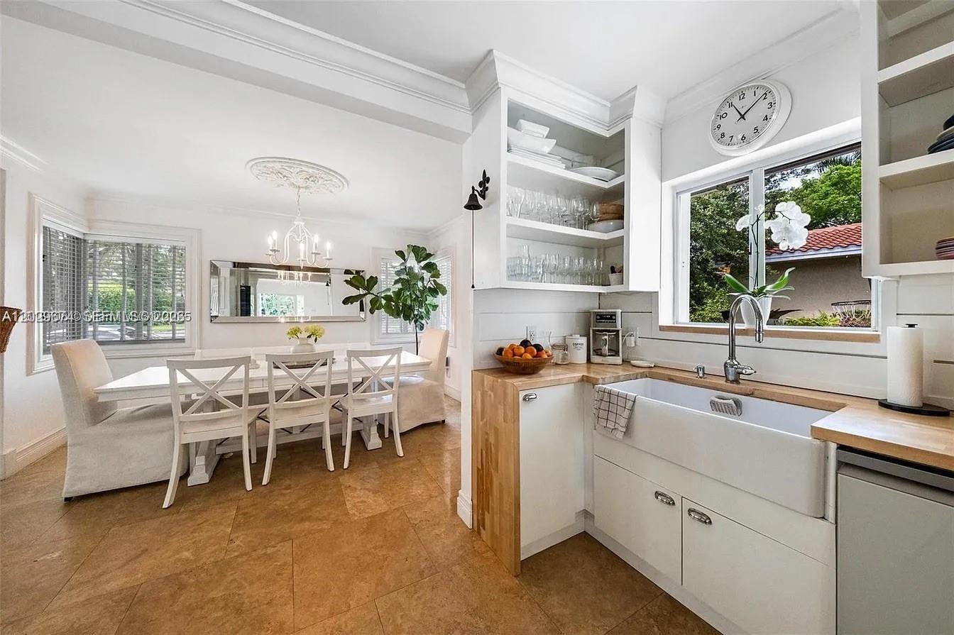 BAY LURE - Residential Lease