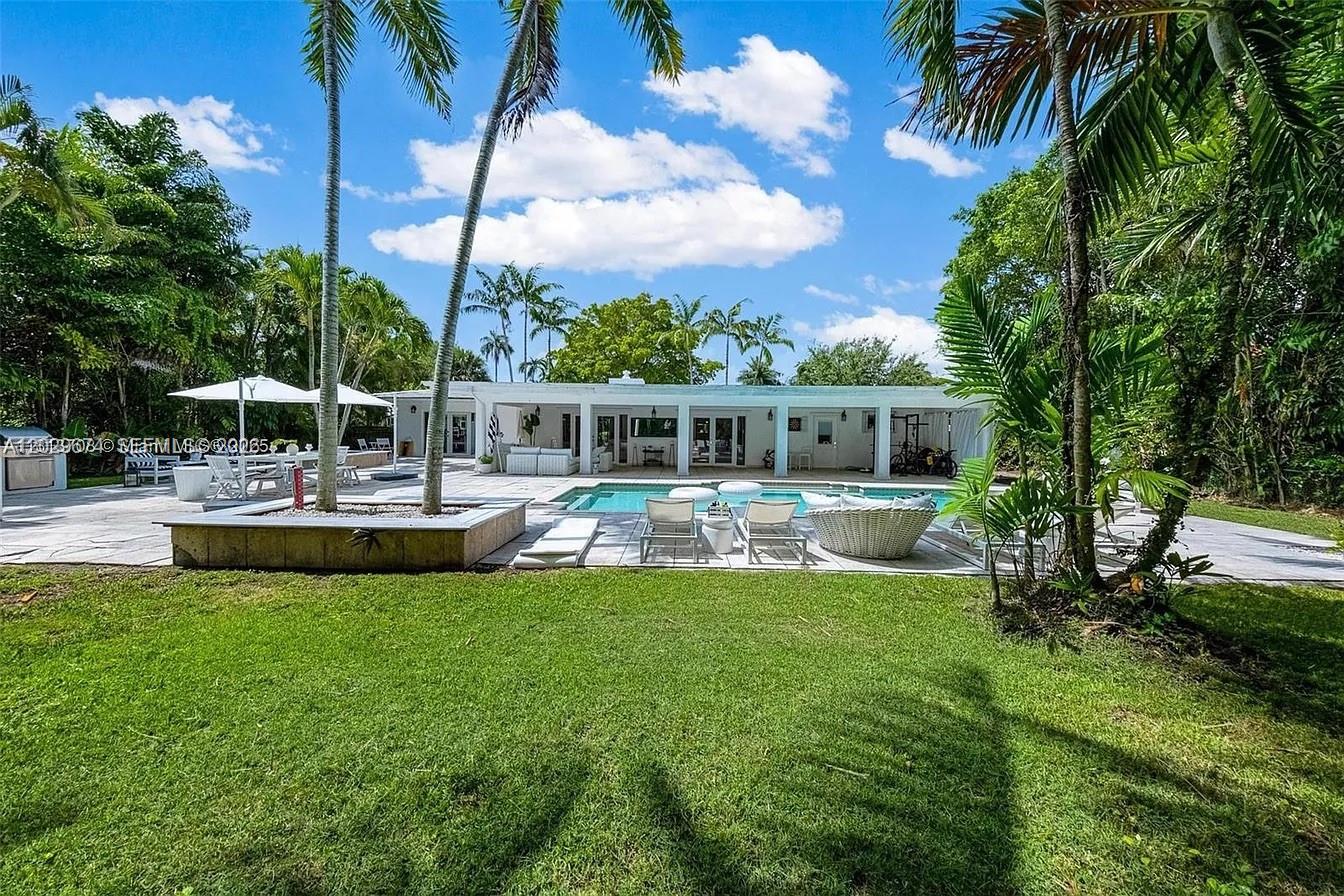BAY LURE - Residential Lease