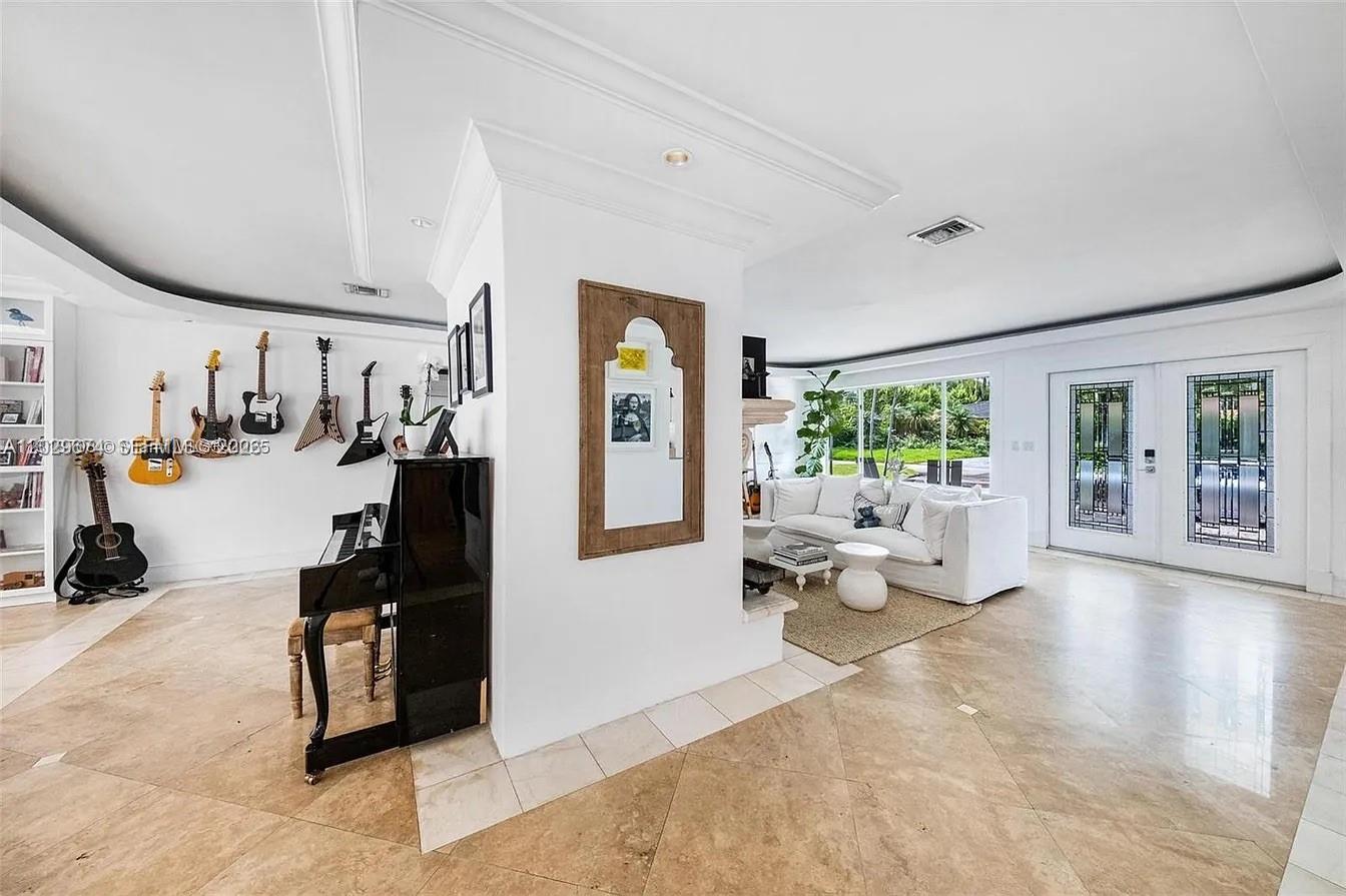 BAY LURE - Residential Lease