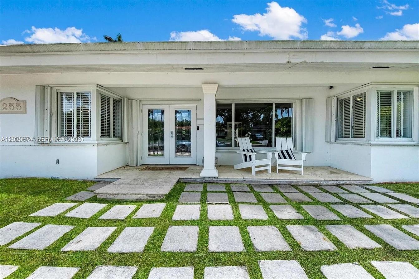BAY LURE - Residential Lease