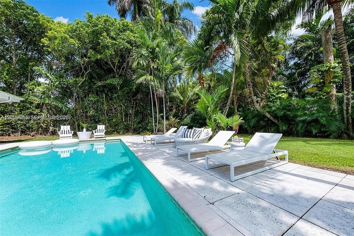 BAY LURE - Residential Lease