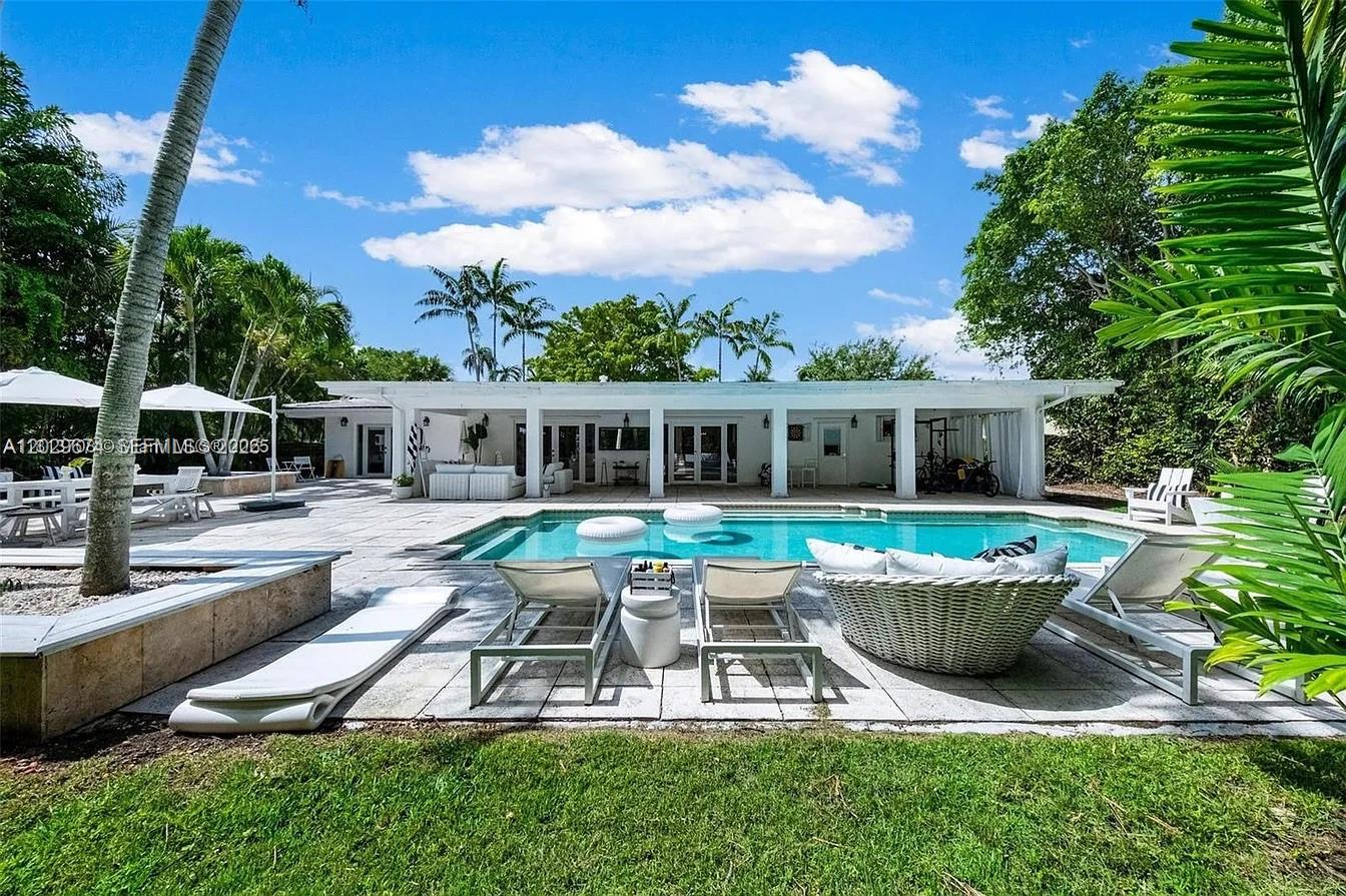 BAY LURE - Residential Lease