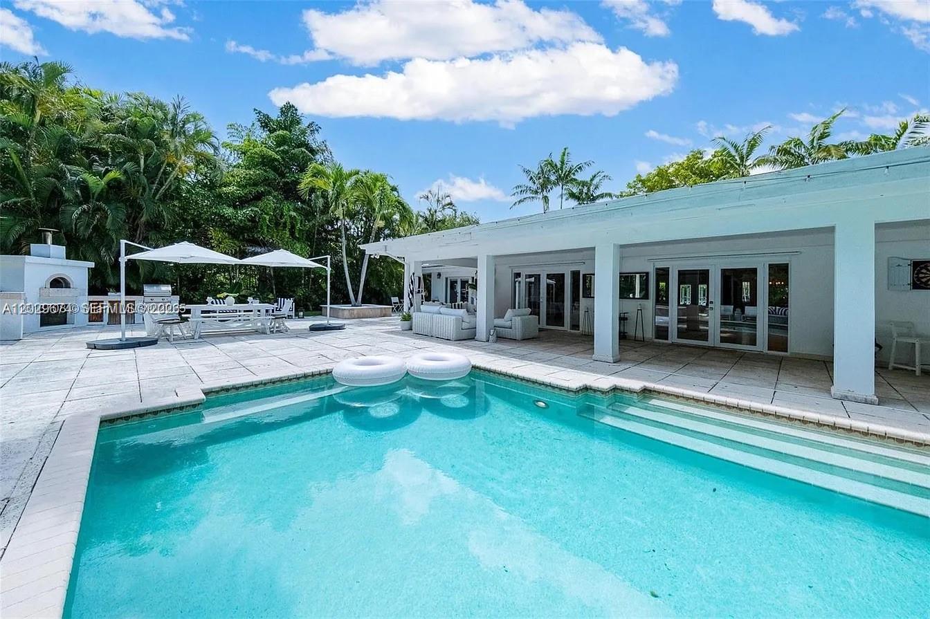 BAY LURE - Residential Lease