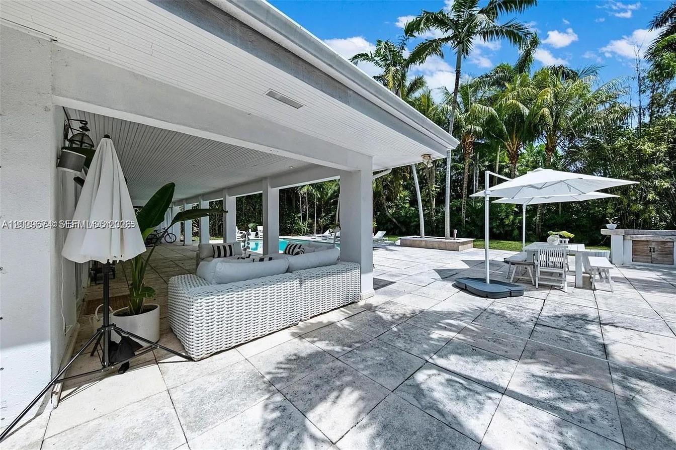 BAY LURE - Residential Lease