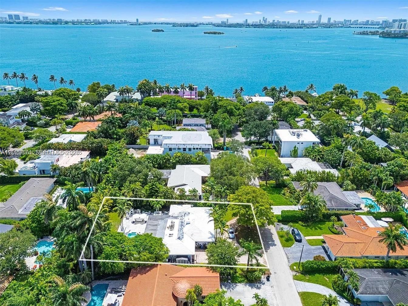 BAY LURE - Residential Lease