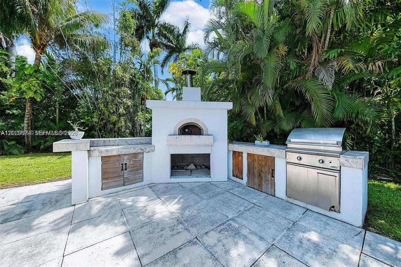 BAY LURE - Residential Lease