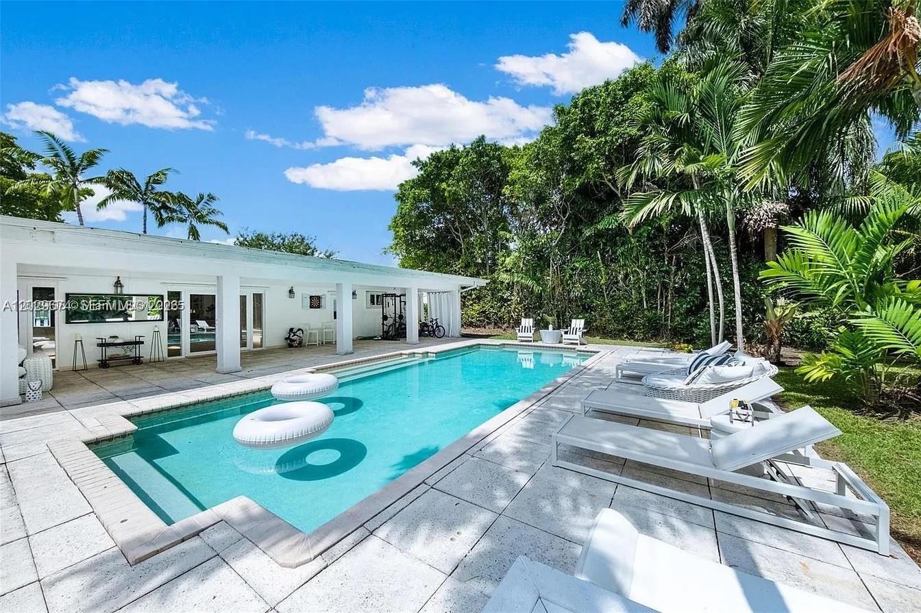 BAY LURE - Residential Lease