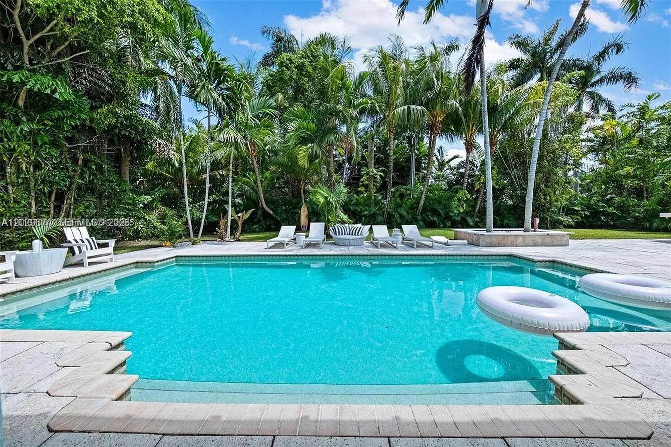 BAY LURE - Residential Lease
