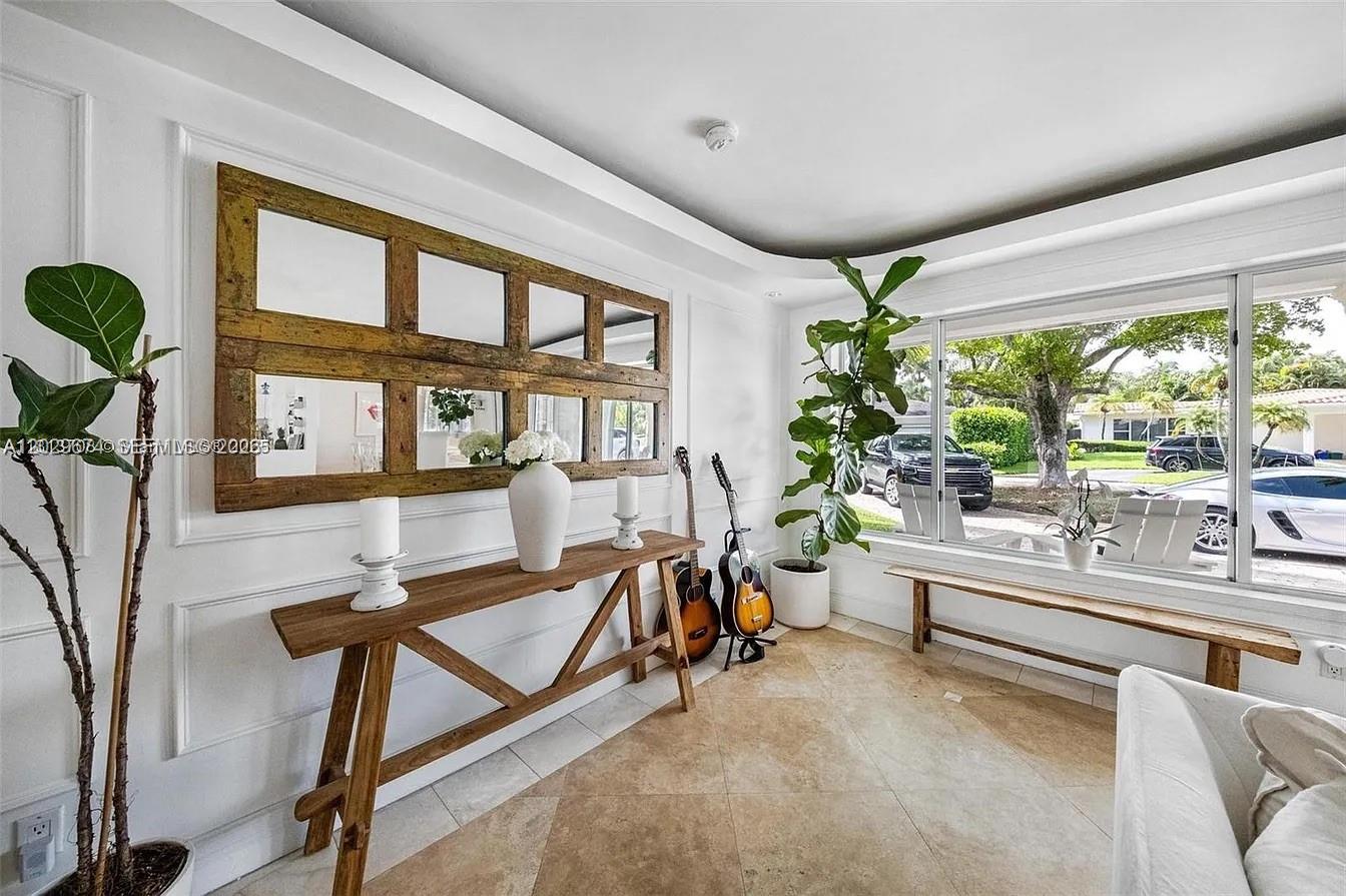 BAY LURE - Residential Lease