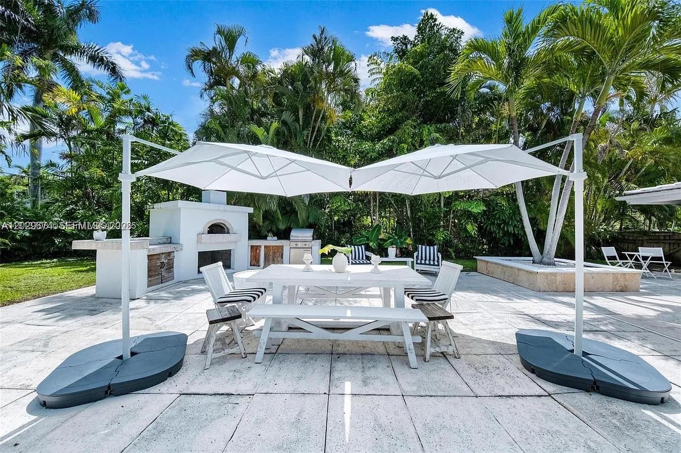 BAY LURE - Residential Lease
