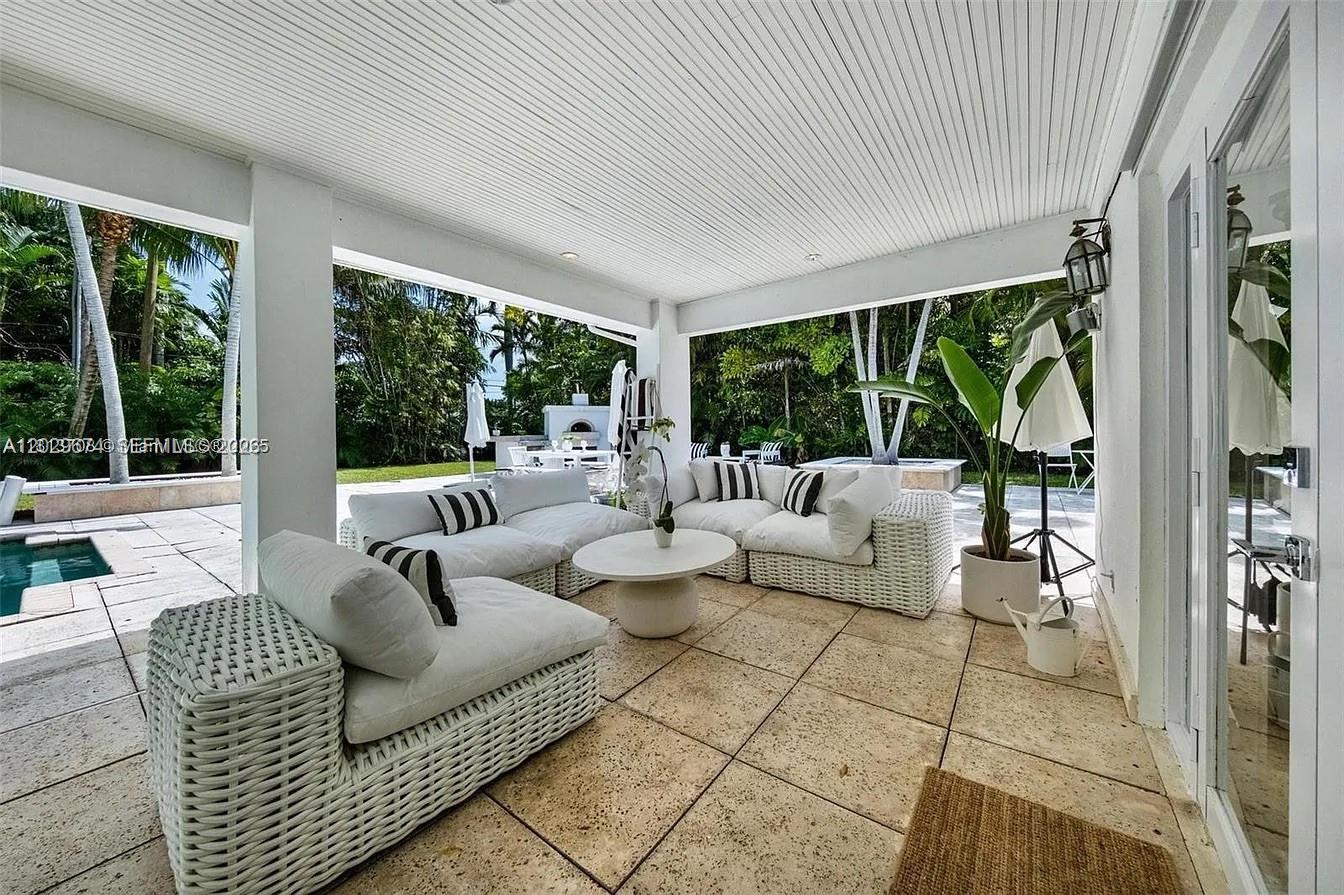 BAY LURE - Residential Lease