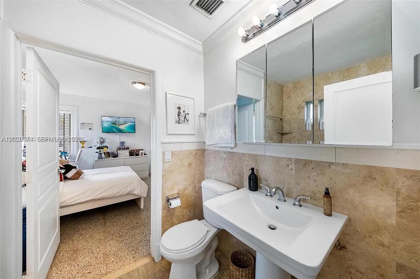 BAY LURE - Residential Lease