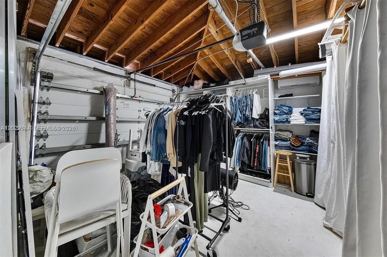 BAY LURE - Residential Lease