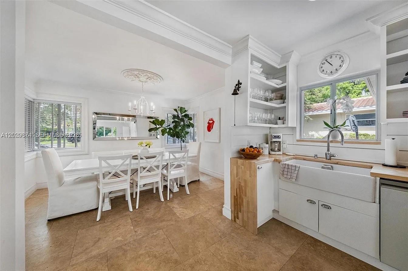 BAY LURE - Residential Lease