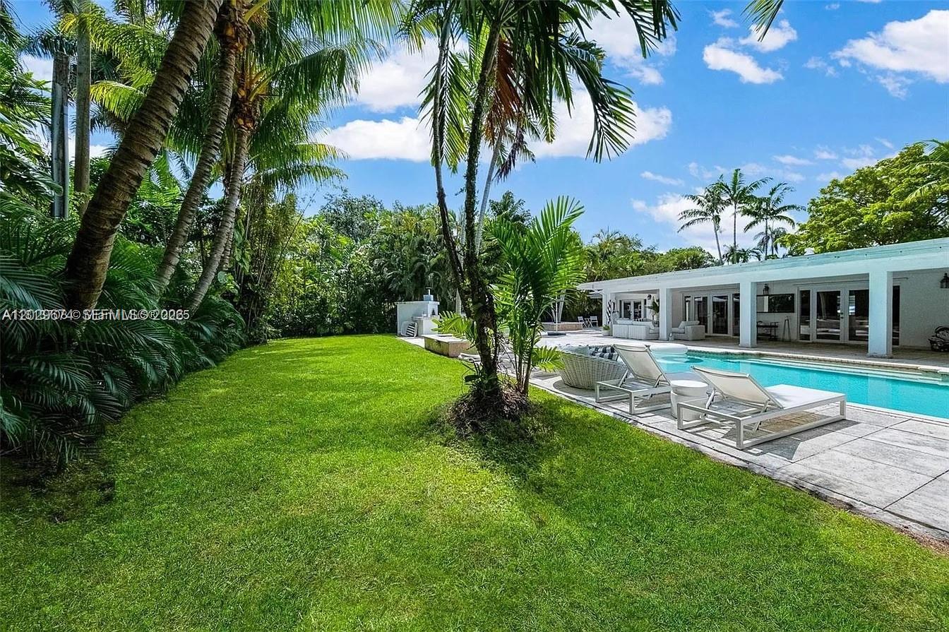 BAY LURE - Residential Lease