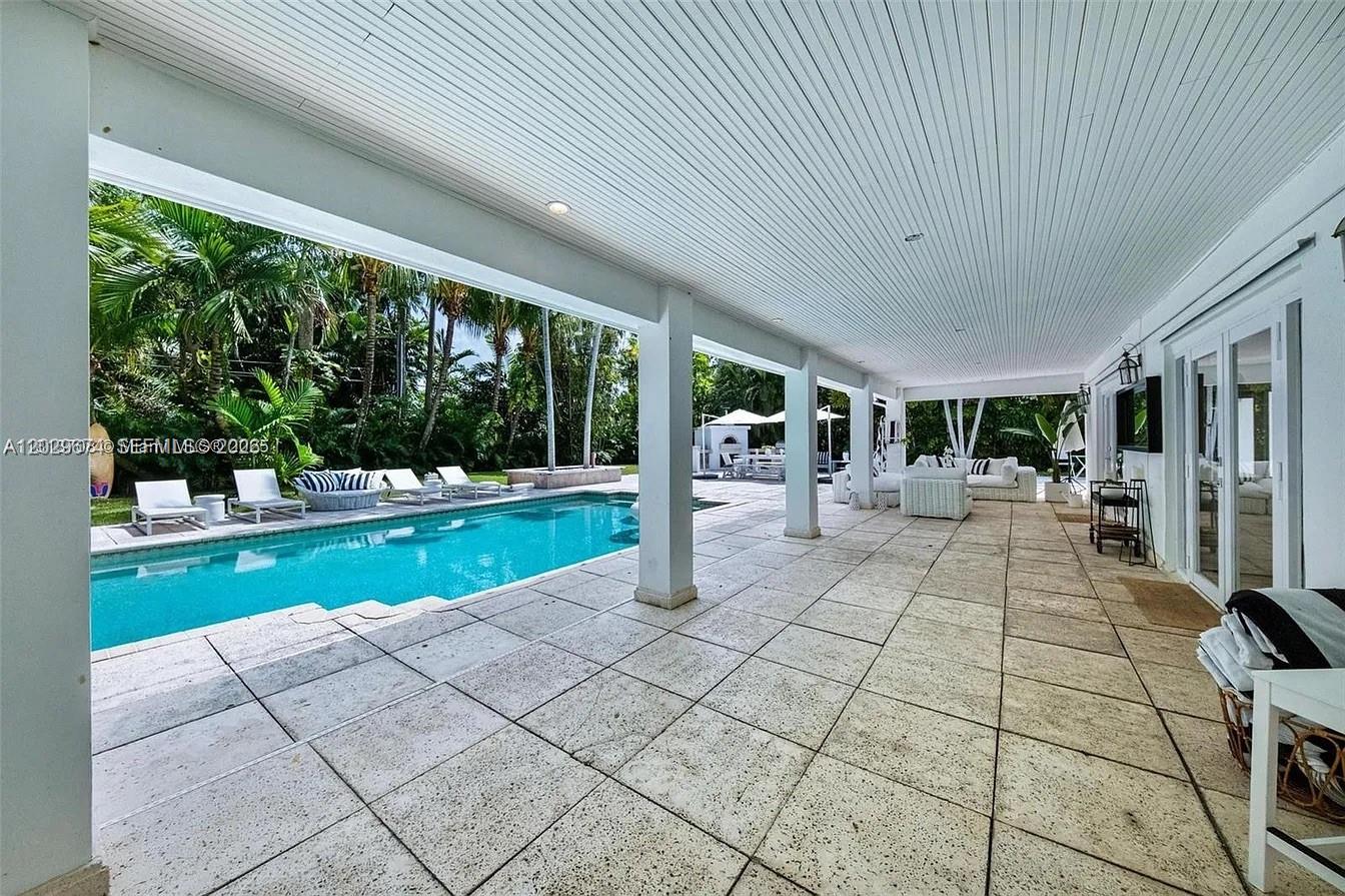 BAY LURE - Residential Lease
