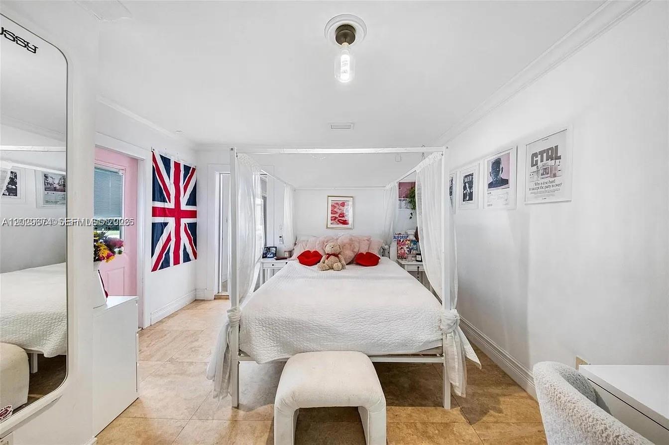 BAY LURE - Residential Lease
