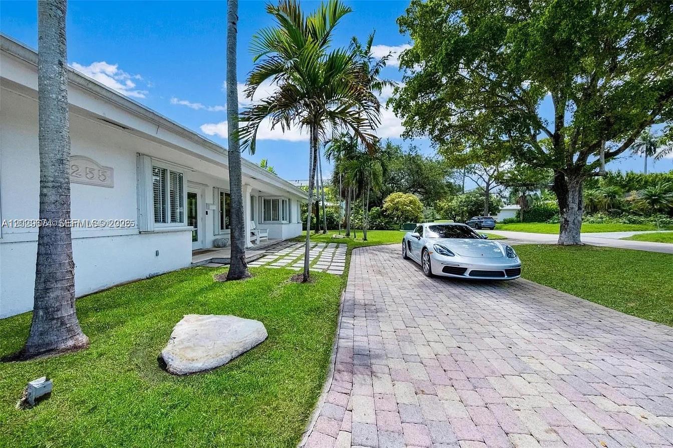 BAY LURE - Residential Lease