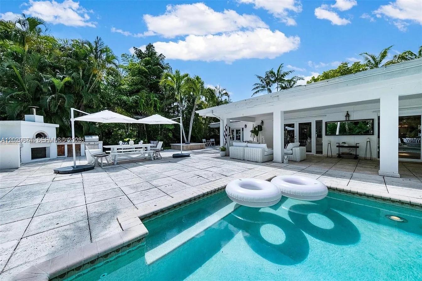 BAY LURE - Residential Lease