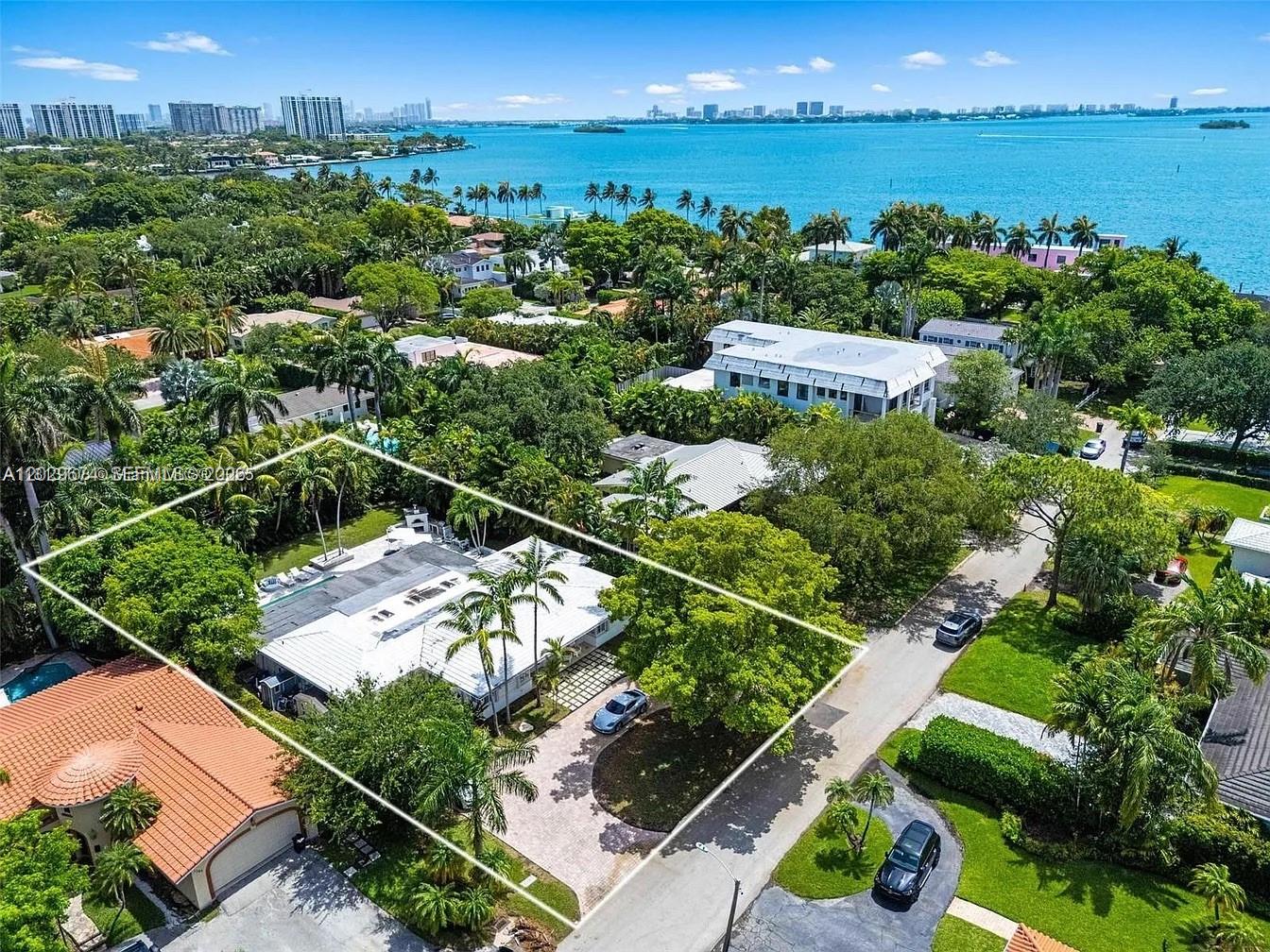 BAY LURE - Residential Lease