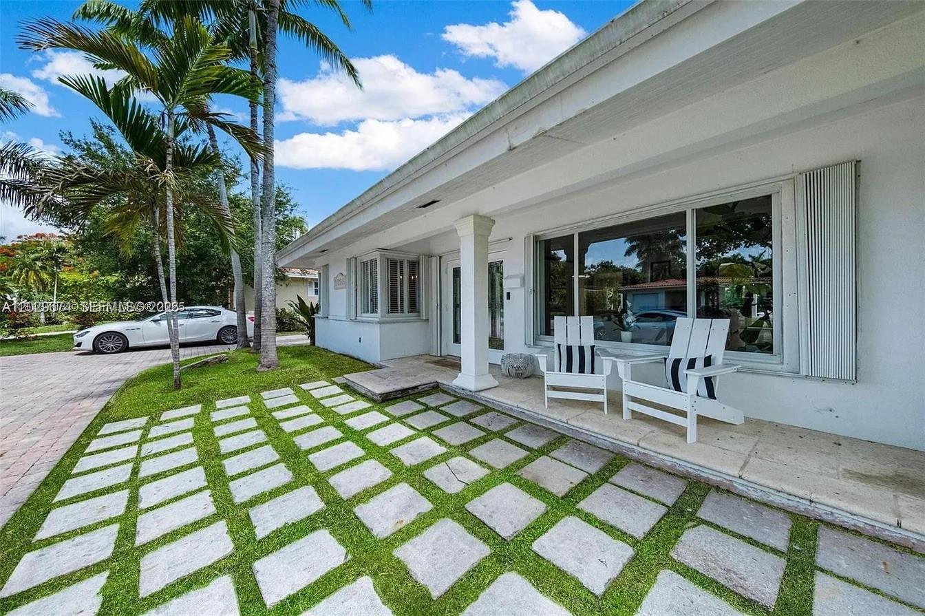 BAY LURE - Residential Lease