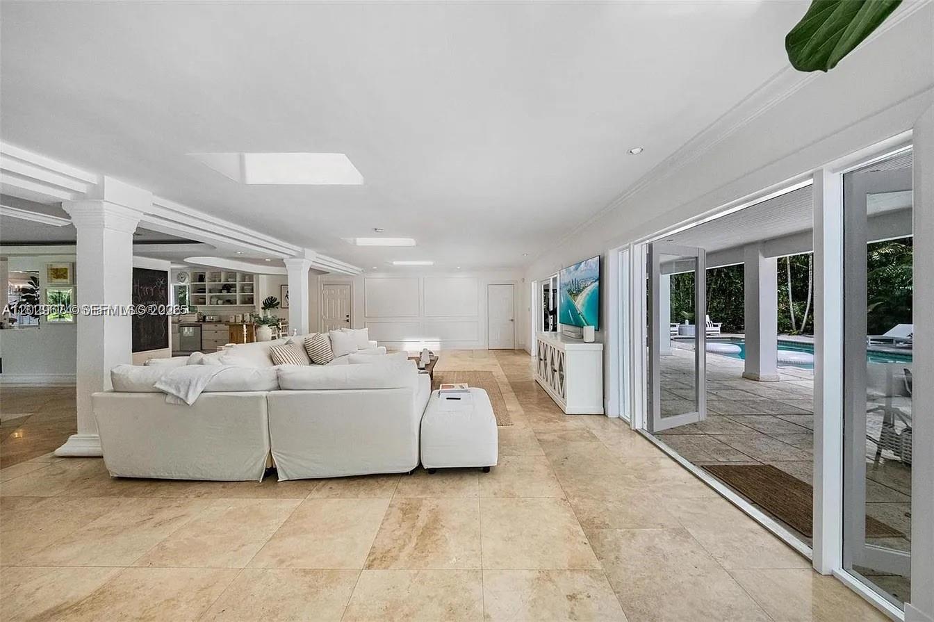 BAY LURE - Residential Lease