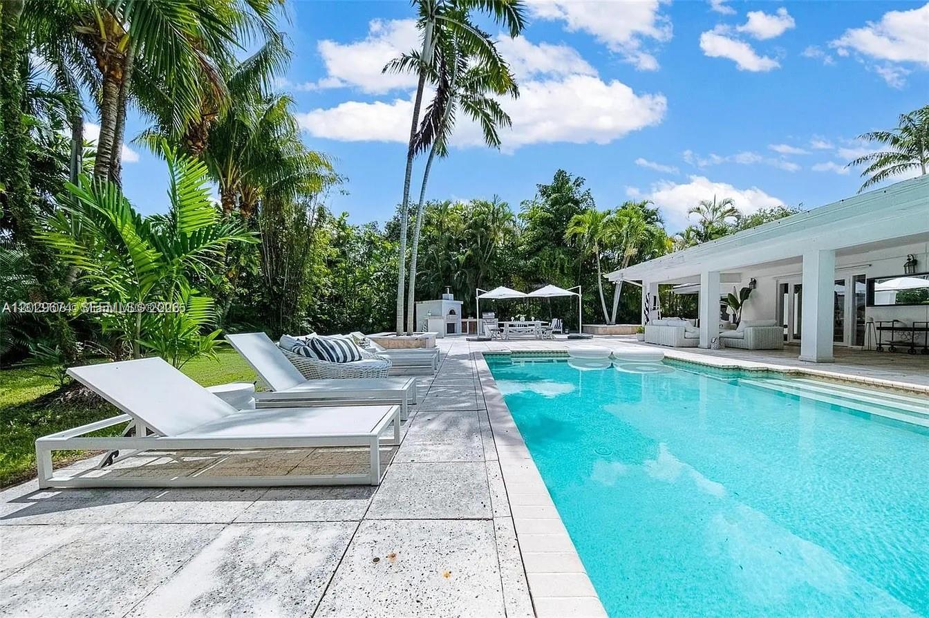 BAY LURE - Residential Lease