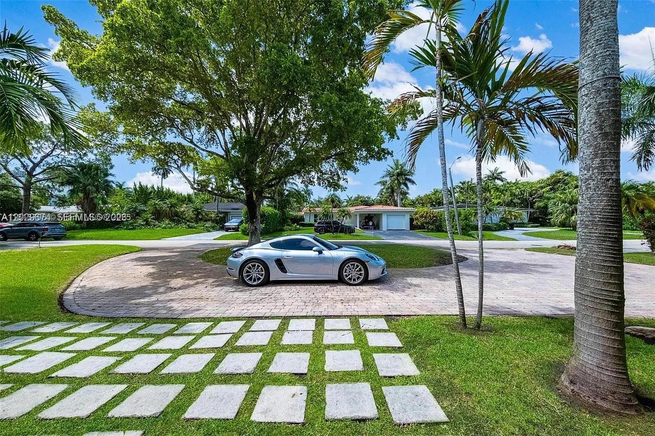 BAY LURE - Residential Lease