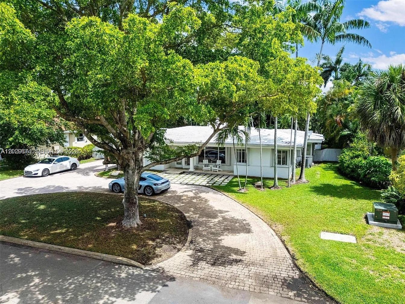 BAY LURE - Residential Lease