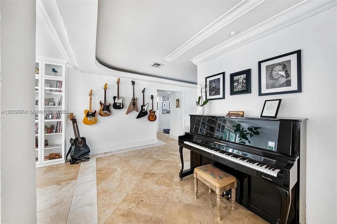 BAY LURE - Residential Lease