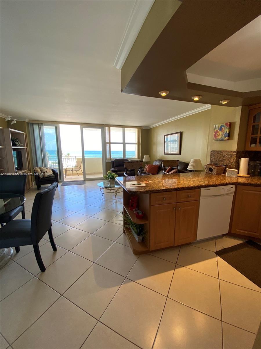 PARKER DORADO CONDO - Residential