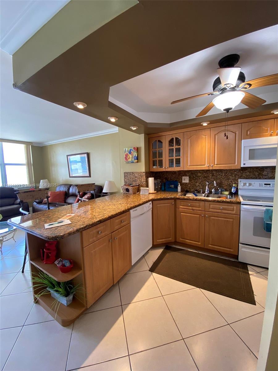 PARKER DORADO CONDO - Residential