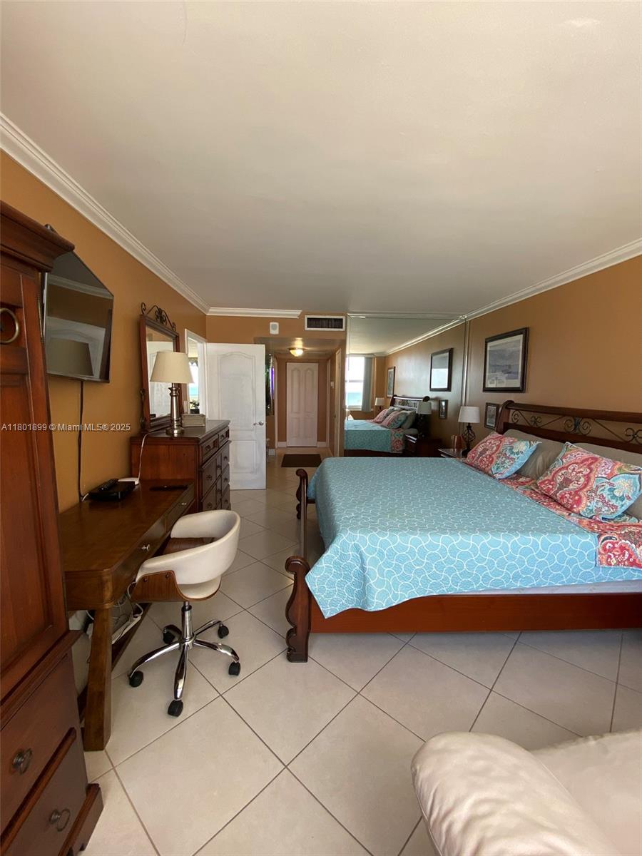 PARKER DORADO CONDO - Residential