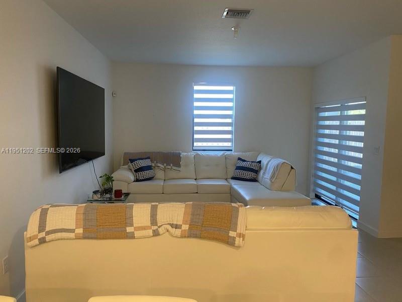PINE VISTA - Residential