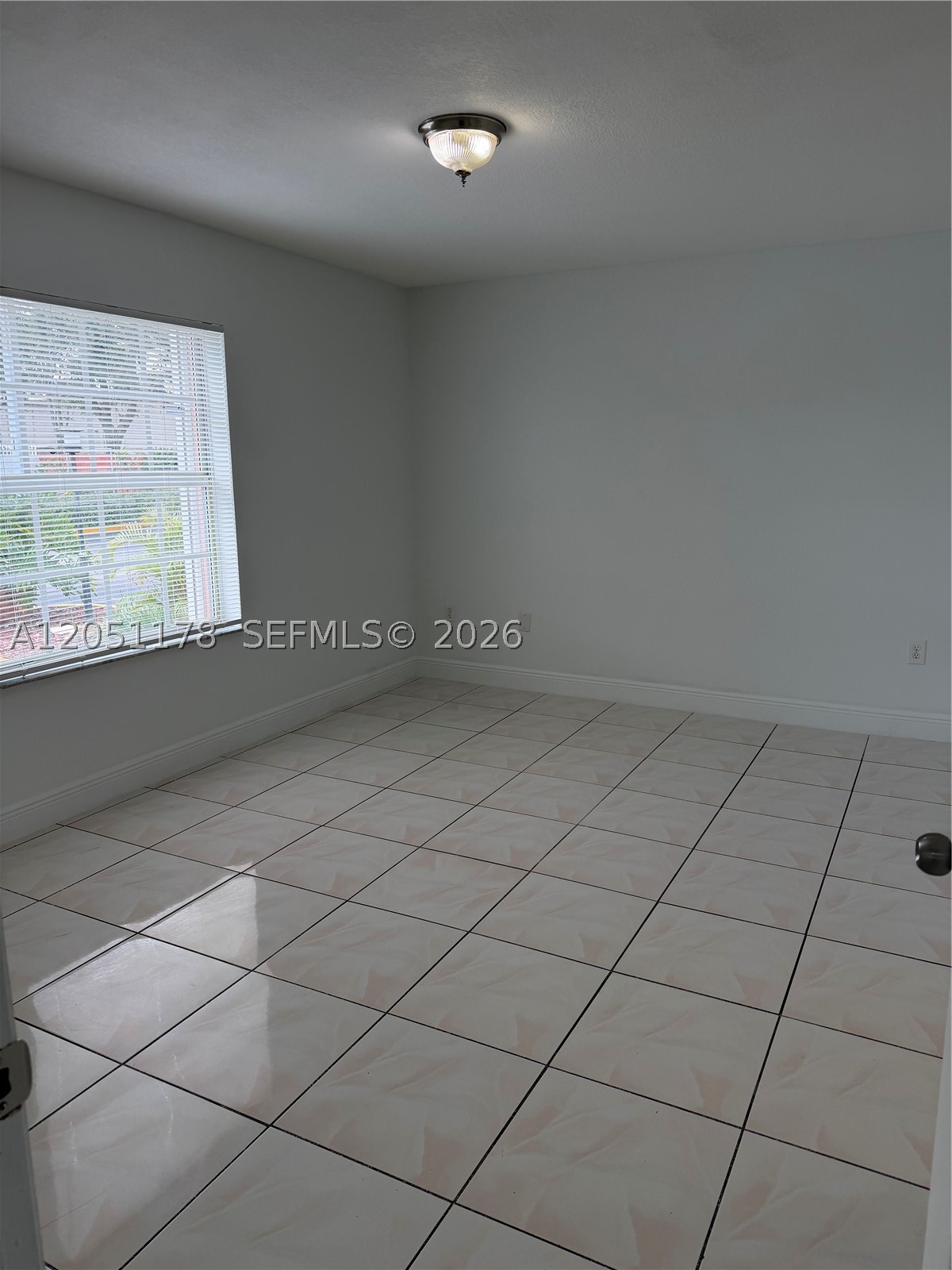LES FONTAINES CONDO - Residential Lease